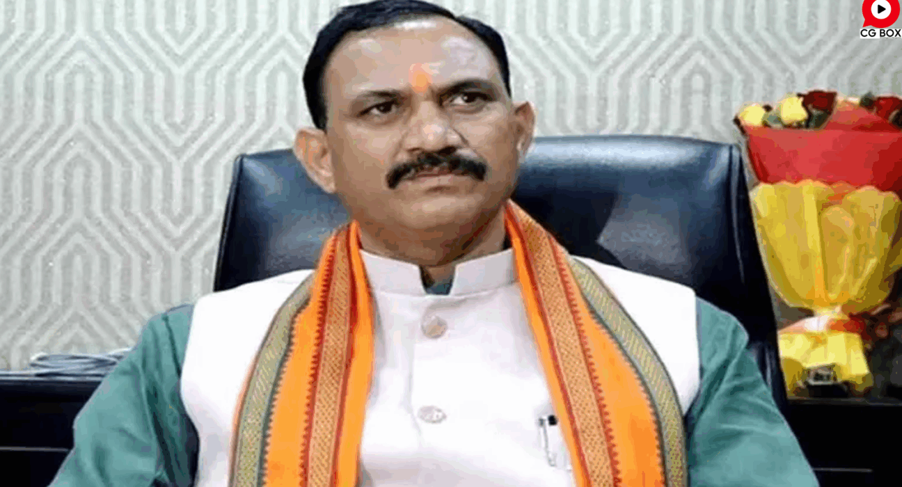 "Health Minister Shyam Bihari Jaiswal reviews a letter submitted by Pharmacy Council members Dr.